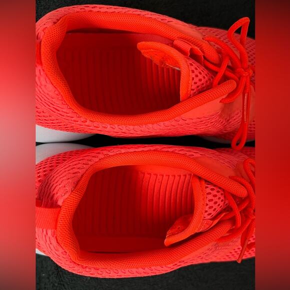 NIKE ROSHE ONE HYPERFUSE BR MEN SIZE 11.5 TOTAL CRIMSON & WHITE - Picture 9 of 10